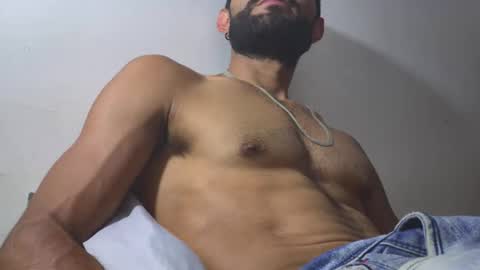 hideonbush online show from April 11, 3:05 pm