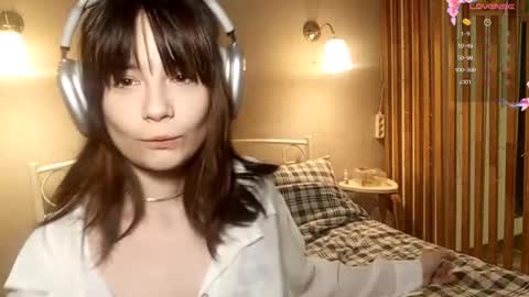 Snapshot of hienrebeck chatting on December 18, 5:19 pm May online show from December 18, 5:19 pm