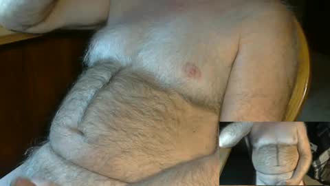 Snapshot of higgins11 chatting on December 22, 3:00 am higgins11 online show from December 22, 3:00 am