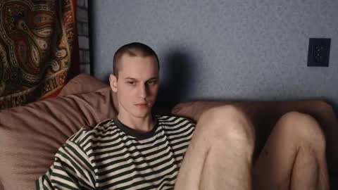 Snapshot of higherdegree chatting on April 16, 12:22 am higherdegree online show from April 16, 12:22 am