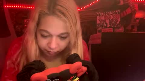 HiGHNESS CANNA online show from December 19, 9:29 am