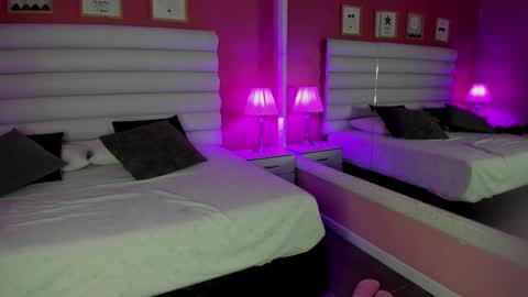 hilary_tailor online show from September 11, 11:43 am