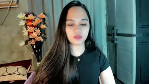 hilarymolly online show from March 3, 10:59 pm