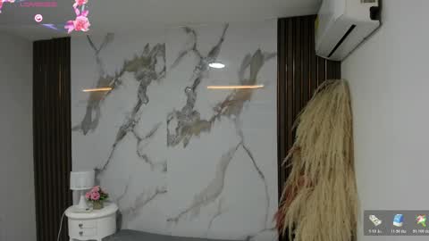 Hilary Thomsom online show from March 12, 12:00 pm