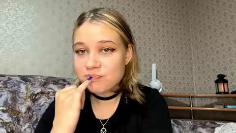Snapshot of hildeconery chatting on June 13, 1:31 pm Julia online show from June 13, 1:31 pm