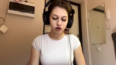 Snapshot of hildredmabray chatting on October 3, 1:08 pm Hi Im Elizabeth online show from October 3, 1:08 pm