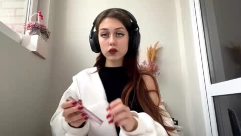 Snapshot of hildredmabray chatting on October 10, 1:43 pm Hi Im Elizabeth online show from October 10, 1:43 pm