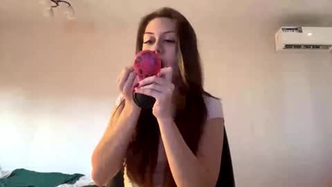 Snapshot of hildredmabray chatting on October 20, 12:05 pm Hi Im Elizabeth online show from October 20, 12:05 pm