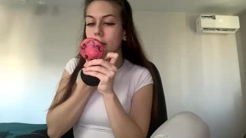 Snapshot of hildredmabray chatting on October 29, 10:17 am Hi Im Elizabeth online show from October 29, 10:17 am