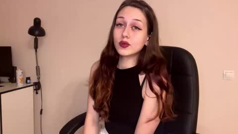 Hi Im Elizabeth online show from December 22, 1:19 pm