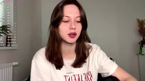 Hi Im Elizabeth online show from March 19, 12:20 pm