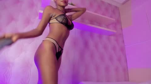  Hillary  online show from February 20, 8:50 am