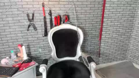 Hillary  online show from March 16, 5:44 am