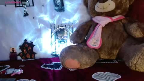 Snapshot of himiiko_toga chatting on October 21, 9:48 pm Himiiko online show from October 21, 9:48 pm