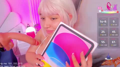 hinata_dolly online show from December 2, 11:15 am