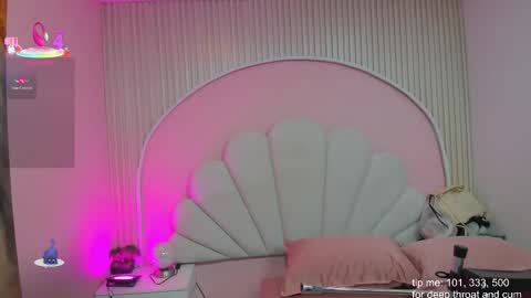 hinata_dolly online show from December 14, 11:15 am