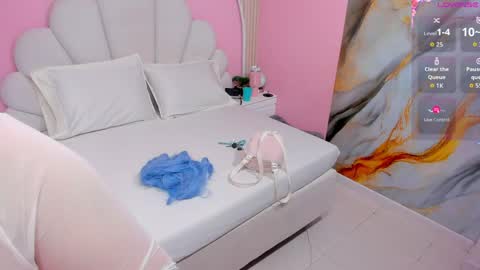 hinata_dolly online show from April 25, 11:02 am