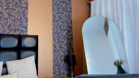 Snapshot of hinata_itachi chatting on November 15, 6:11 am FANE AND DAVID online show from November 15, 6:11 am