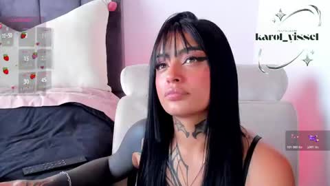 Snapshot of hinataweed01 chatting on July 4, 9:10 pm Karol Independent Model online show from July 4, 9:10 pm
