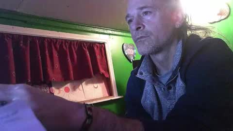 hippiedad333 online show from February 1, 6:01 am