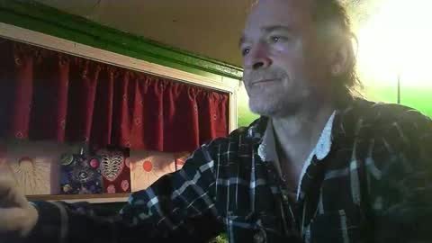 hippiedad333 online show from February 4, 4:29 am