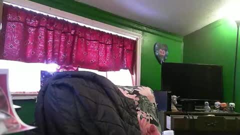 hippiedad333 online show from February 23, 9:56 pm