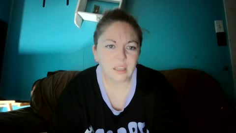 Snapshot of hippihope420 chatting on September 23, 11:57 am Bella online show from September 23, 11:57 am