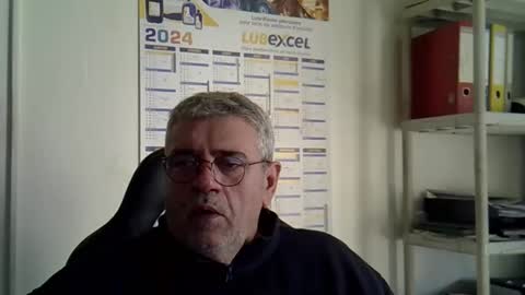 Snapshot of hippopotame17 chatting on December 10, 10:38 am hippo online show from December 10, 10:38 am