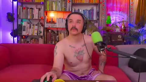 HipsterTrash Clark one half of Task Manager online show from June 27, 9:14 am