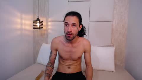 Hisoka online show from September 27, 7:30 pm