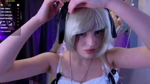 Snapshot of hisoka__akerley chatting on May 17, 7:54 pm Ella online show from May 17, 7:54 pm