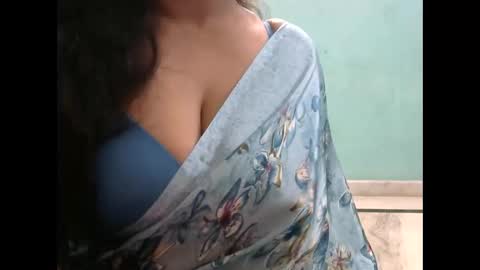 Snapshot of hisslust chatting on February 15, 8:27 pm hisslust online show from February 15, 8:27 pm