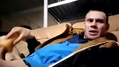 Snapshot of hnkkk88888 chatting on October 12, 7:35 pm Fucker online show from October 12, 7:35 pm