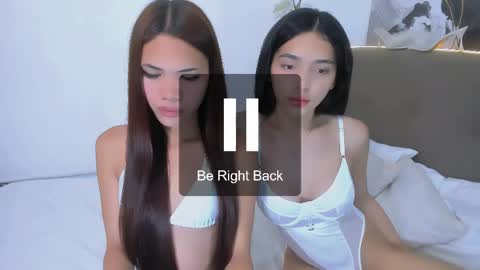 Snapshot of hoely_amethyst chatting on April 17, 3:20 am Hoely online show from April 17, 3:20 am
