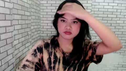 hoelyfloryn online show from March 17, 7:55 am