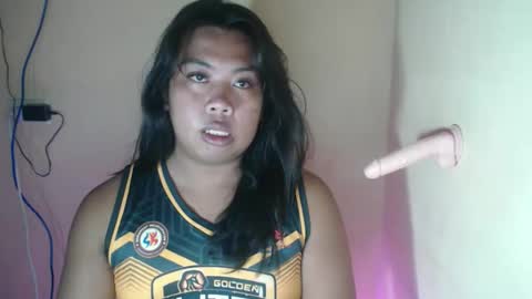 Snapshot of hoelylayla chatting on March 24, 1:43 am Layla3 online show from March 24, 1:43 am