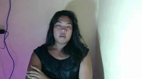 Snapshot of hoelylayla chatting on March 30, 11:06 pm Layla3 online show from March 30, 11:06 pm