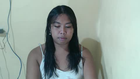 Snapshot of hoelylayla chatting on April 5, 12:13 pm Layla3 online show from April 5, 12:13 pm
