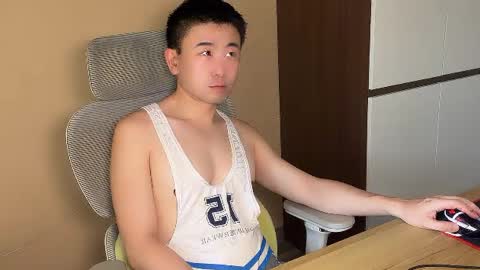 Snapshot of hoho7619 chatting on August 1, 5:07 am shy boi online show from August 1, 5:07 am