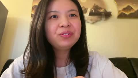 Snapshot of hola_sunflower chatting on June 6, 1:27 pm amy online show from June 6, 1:27 pm