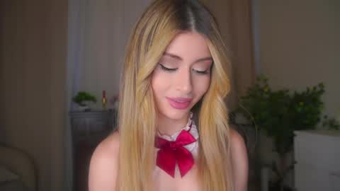 Moni Monica online show from May 1, 8:08 am