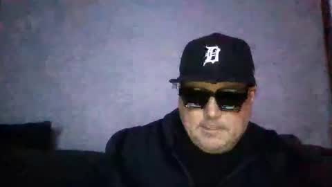 holden_minutz online show from March 4, 8:09 am