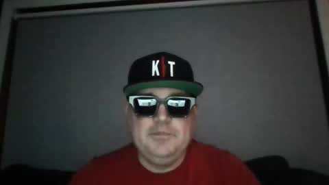 holden_minutz online show from May 3, 5:02 am