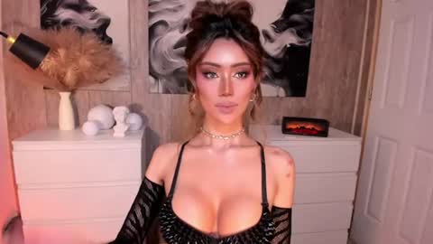 Ms. Laura online show from June 20, 8:06 am
