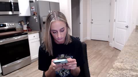 Holi Hurricane online show from January 17, 3:55 am