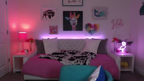 Holi Hurricane online show from September 20, 3:51 am