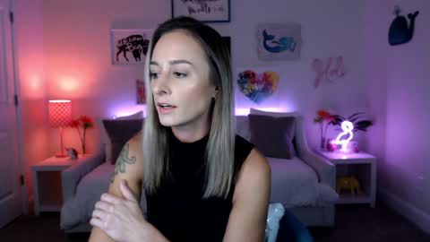 Holi Hurricane online show from September 27, 2:38 am