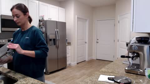 Holi Hurricane online show from January 9, 4:04 am