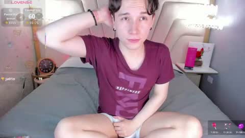 Snapshot of hollannd_ chatting on June 27, 6:02 pm Holland online show from June 27, 6:02 pm