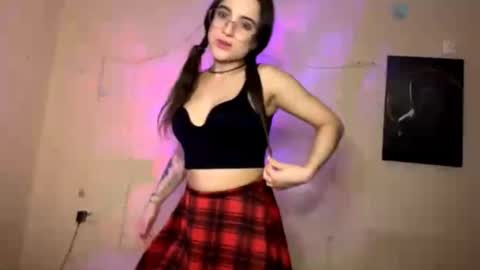 Kerri online show from December 4, 5:54 pm